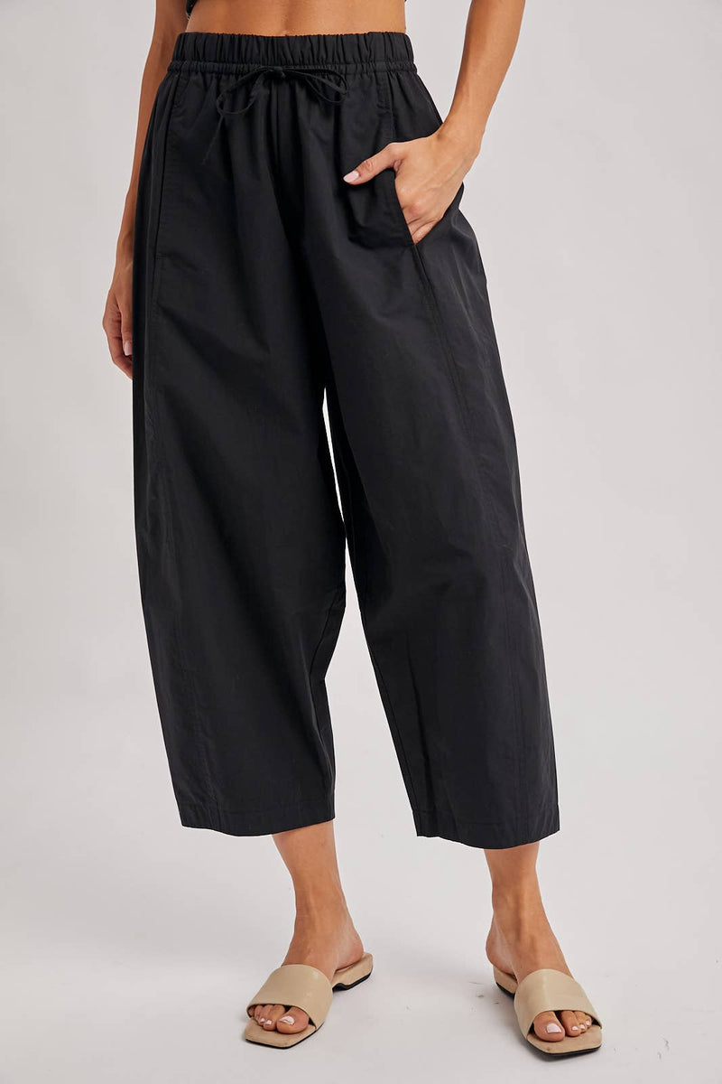 PAPERBAG-STYLE DRAWSTRING BARREL PANTS