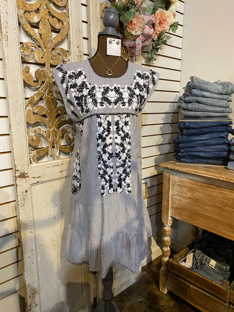 Cynthia Dress- Black