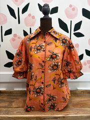 Pointed collar poof sleeve shirt