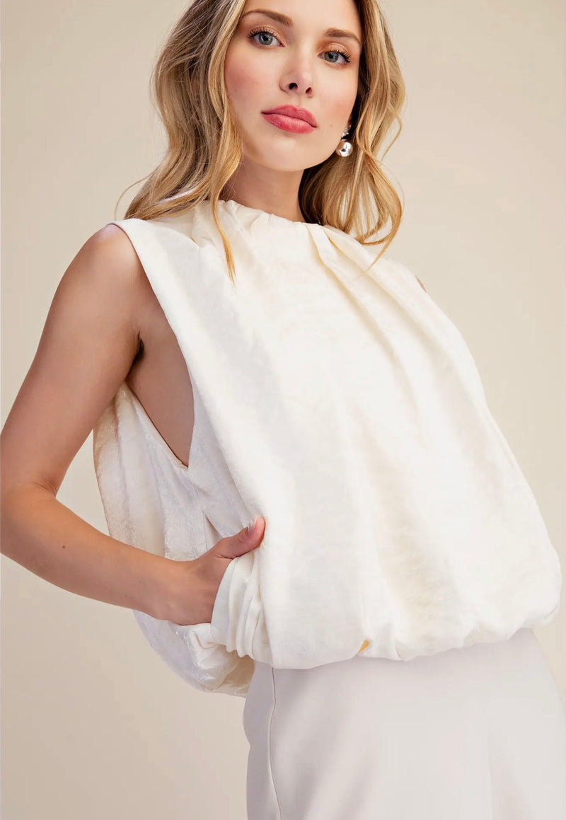 Sleeveless pleated balloon top