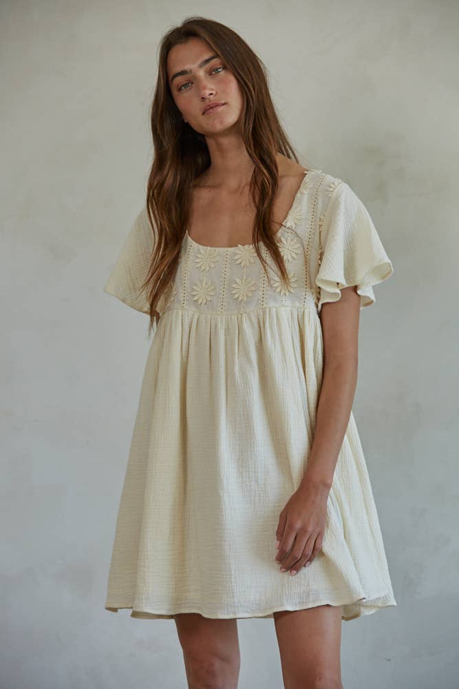 Floral Embroidered Short Sleeve Babydoll Dress: Natural Floral Embroidered Short Sleeve Babydoll Dress: Natural