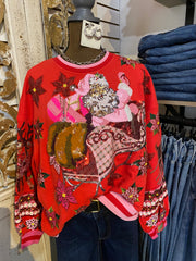 QOS red and pink vintage santa sweatshirt