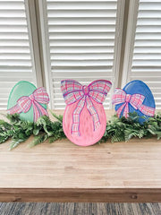 Small egg with plaid bow