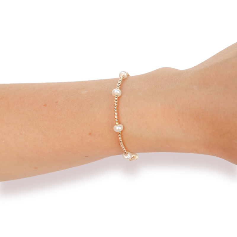 Dainty Kate Pearl Bracelet in Gold: Extended 7.25 inch