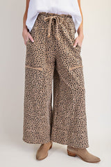 Leopard print washed pants