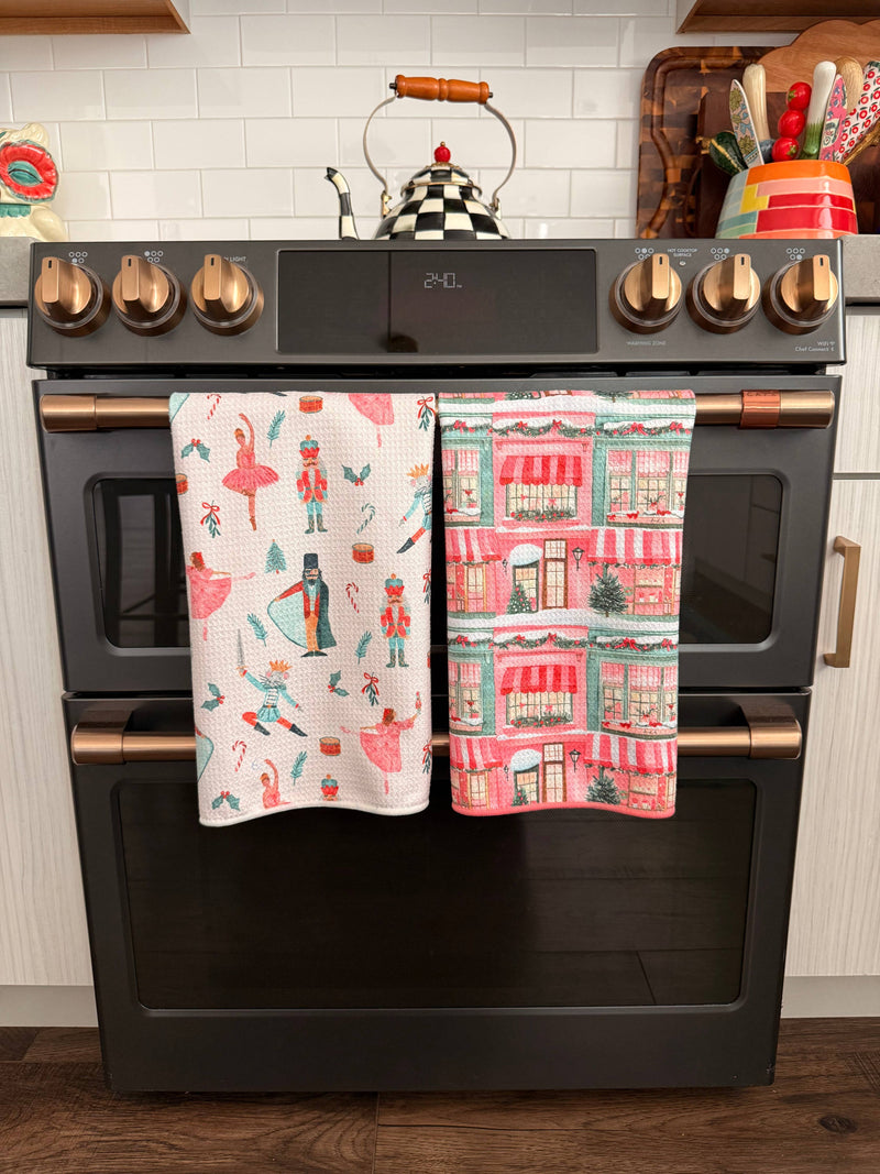 Christmas On Main: Double-Sided Hand Towel: Multi / Hand Towel (17 in x 27 in)