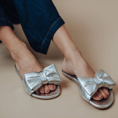 RAFIE - SILVER Bow Slide Sandal: Metallic Silver