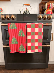 Wrapped in Wreaths: Reversible Hand Towel: Cream / 19x29in