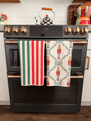 Capt' Nutty: Double-Sided Hand Towel: Cream / Hand Towel (17 in x 27 in)